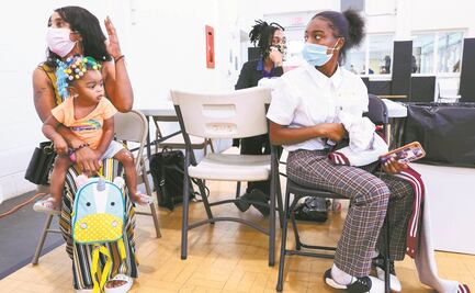 EU ve “inevitable” aplicar una tercera dosis anti-Covid