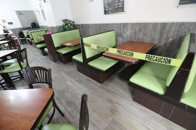 Con cubrebocas y sana distancia, así volvieron los restaurantes del Centro