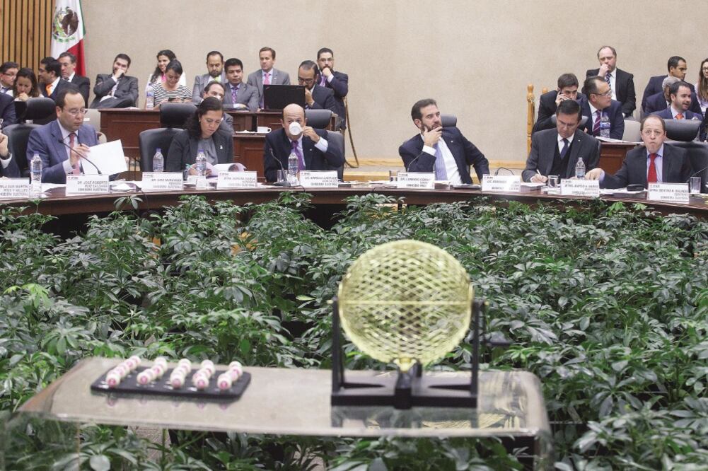 La elección de la Constituyente es de las más grandes que se realizará en este año, que no estaba prevista hasta hace dos meses, afirma Lorenzo Córdova (ARCHIVO EL UNIVERSAL)