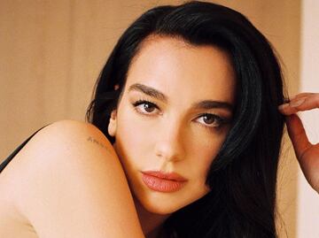 Dua Lipa tiene el diseño de uñas almendra más chic de la temporada