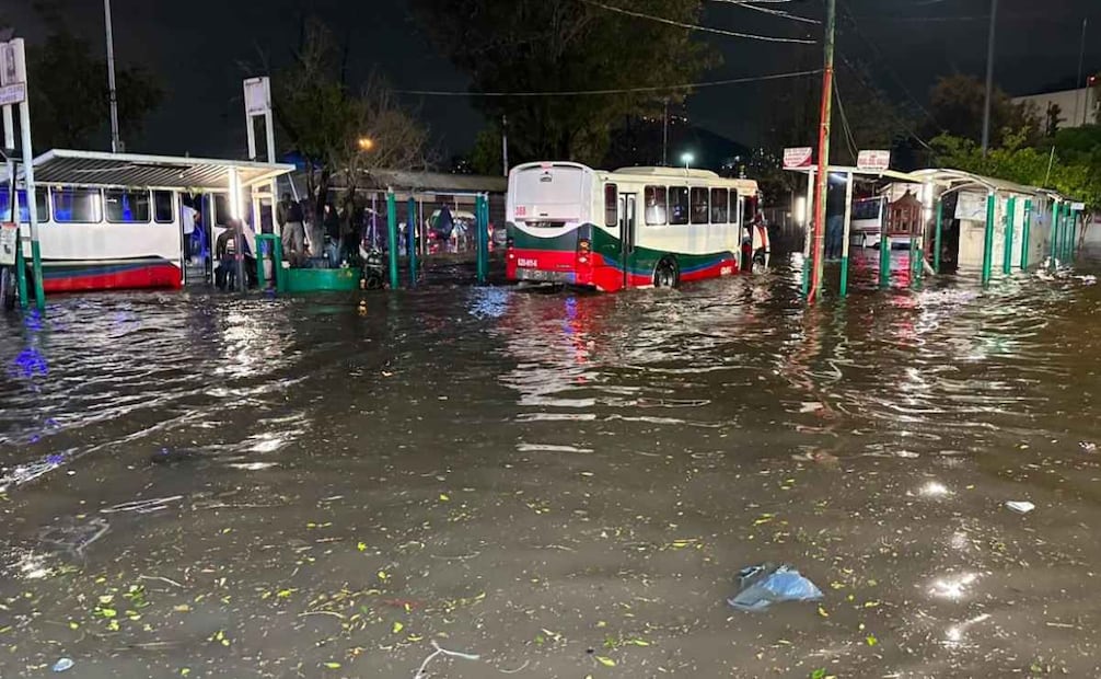 Intensa lluvia inunda Indios Verdes (22/07/2026). Foto: Juan Carlos Williams / EL UNIVERSAL