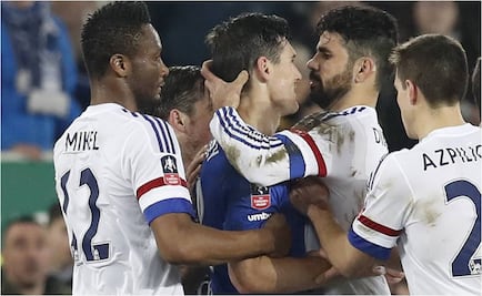 Diego Costa muerde a un rival en la FA Cup 