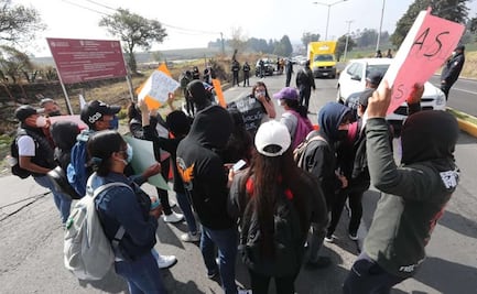 Cerca de 400 alumnos protestan contra posible corrupción, violencia y represión en la UPVT de Toluca 
