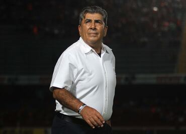 Molestos en Coapa por propaganda de Carlos Reinoso vs Nicolás Castillo