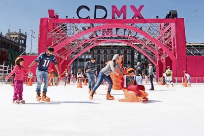 Autoridades piden a asistentes a la pista de hielo atender recomendaciones