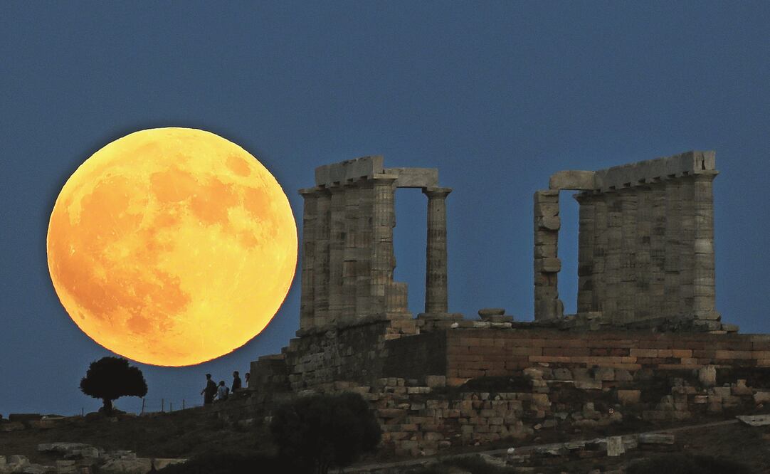 El fenómeno, que tuvo la mayor duración de los ocurridos en el siglo XXI, fue admirado por miles de ciudadanos brasileños desde las playas del país (Fotos: REUTERS)