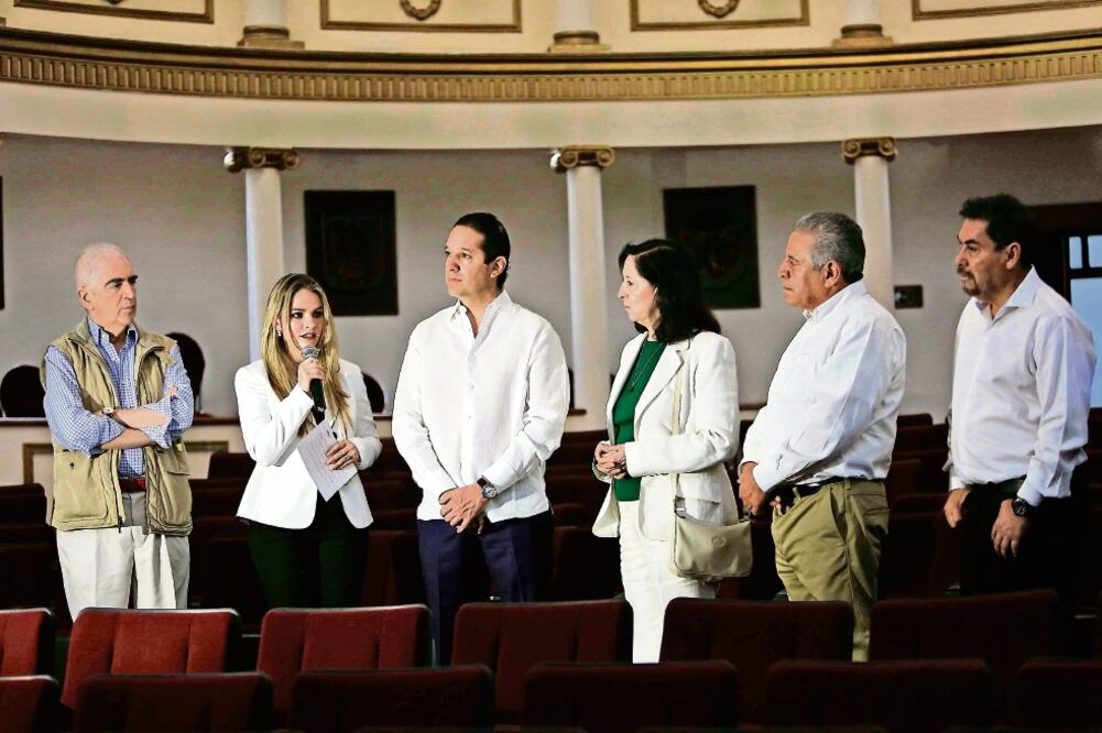 El gobernador de Querétaro, Francisco Domínguez, y el secretario de Cultura, Rafael Tovar, recorrieron el recinto (ESPECIAL)