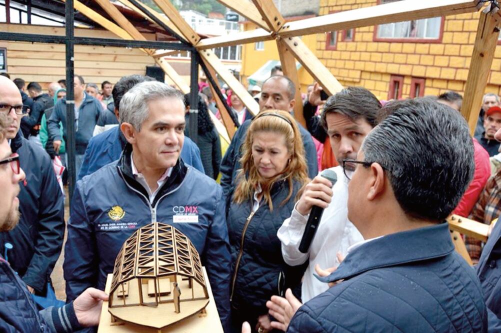 El jefe de Gobierno, Miguel Ángel Mancera Espinosa, detalló que se trata de un programa de construcción de vivienda ligera desarrollado en coordinación con universidades como el ITAM, la UNAM y IPN. (GOBIERNO DE LA CIUDAD DE MÉXICO)