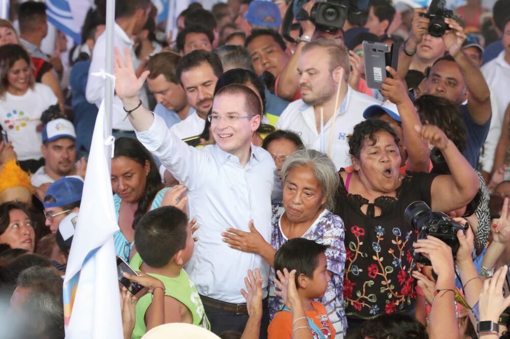 En su gira por Veracruz, el candidato del PAN, PRD y MC, Ricardo Anaya, habló de la seguridad en el estado y la ineficacia de las policías del país. Foto: ARIEL OJEDA. EL UNIVERSAL