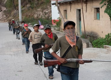 The Last Resource: Forsaken by the government,vigilantes train children to fight Mexican drug cartels