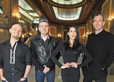 María León festeja sus 30 en show