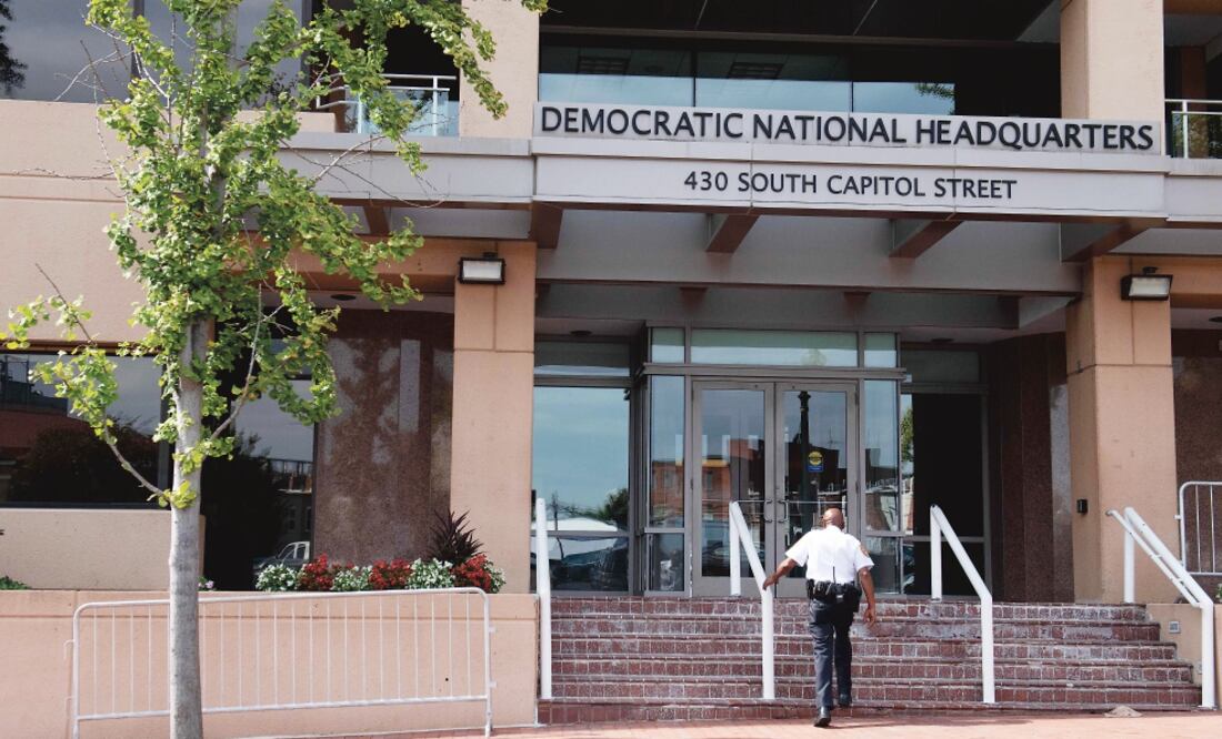 Denuncia. La sede del Comité Nacional Demócrata; el partido dice haber sido blanco de un intento de hackeo. (SAUL LOEB. AFP)