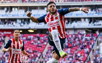 El golazo de Alexis Vega de tiro libre contra Querétaro