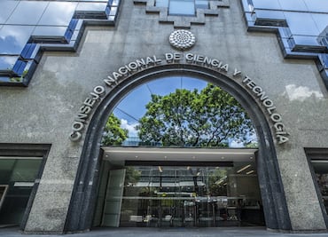 El caso de los 31 científicos y extrabajadores del FCCyT llega a la revista “Nature”