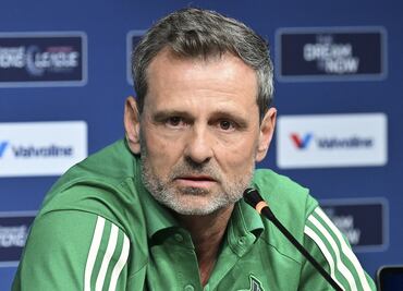 Representantes de Diego Cocca y la Federación Mexicana de Futbol están negociando el pago por su despido