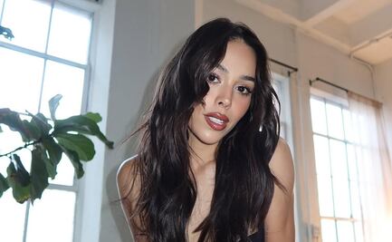 Danna impone tendencia en primavera con su manicura amarilla