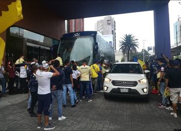 El Ritual del Kaoz custodia al América rumbo al Estadio Azteca