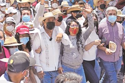 Salgado Macedonio acusa que el INE lo hostiga con fiscalización mientras otros candidatos comen en lugares de lujo