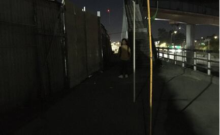 Coladera aledaña al Palacio de los Deportes, donde cayeron y murieron dos jóvenes, sigue sin alumbrado