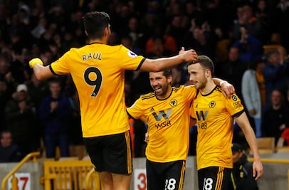 Con Jiménez de titular, los Wolves derrotan al Arsenal