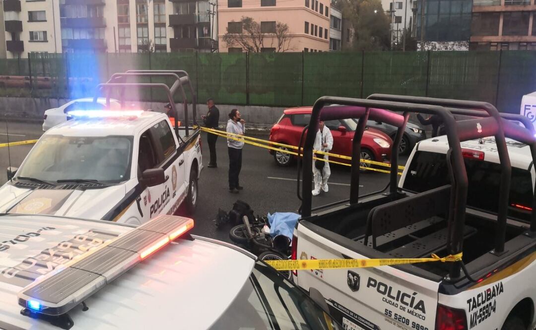Policía Auxiliar muere en accidente de moto en Miguel Hidalgo; mujer resulta lesionada. Foto: Especial