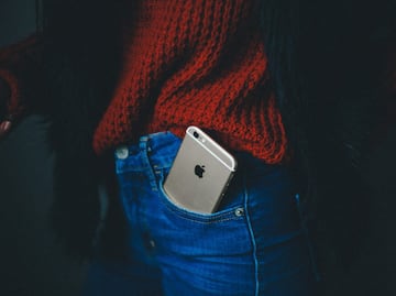 Tu celular te está enloqueciendo. Conoce qué es la vibración fantasma