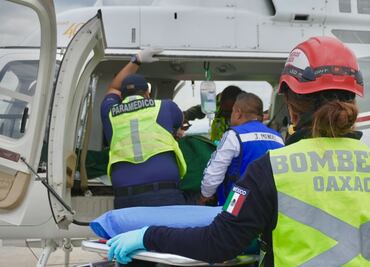 Médicos especialistas atiende a 4 menores con severas lesiones tras volcadura de autobús en Oaxaca
