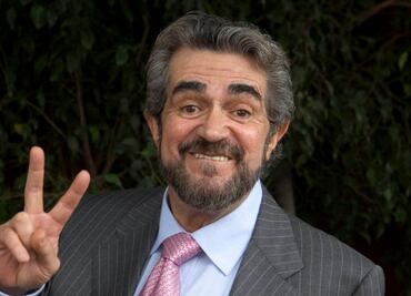 Este es el actor de cine de ficheras que bebía hasta el amanecer y que solo podía trabajar por unas horas