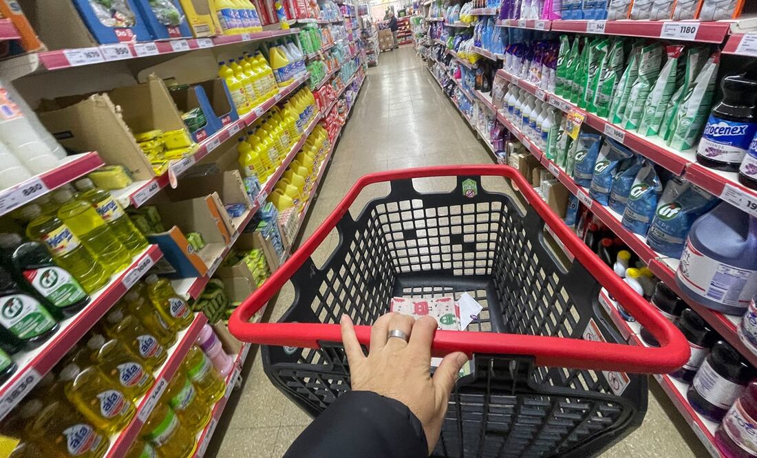 Para noviembre de 2024, el indicador oportuno estimó que el consumo privado en el mercado interno reportó alguna variación significativa, luego de una disminución prevista para octubre de -0.1%. Foto: EFE