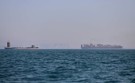 Emiratos Árabes Unidos afirma que Irán atacó un petrolero en Ormuz; reporta más de 10 buques atacados desde que inició la guerra