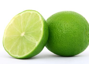 Así puedes sacar jugo a un limón sin partirlo