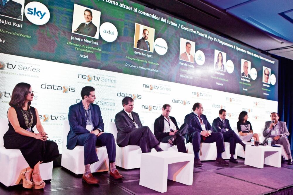 Directivos de operadores de TV de paga, durante una ponencia en la jornada inaugural del evento NexTV Series (CRISTOPHER ROGEL BLANQUET. EL UNIVERSAL)