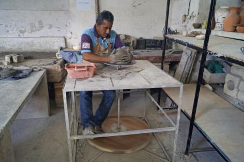Pejelagartos salvan de la quiebra a alfareros en Tabasco
