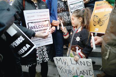 Trump se encuentra con un “muro” de protestas