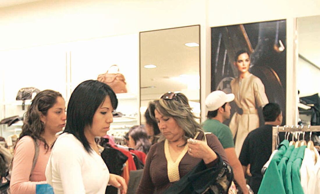 Para hacer que el dinero rinda, especialistas aconsejan cumplir primero con los gastos fijos como renta, mantenimiento, luz, agua, tarjeta de crédito y dentro de esto considerar el ahorro (ARCHIVO EL UNIVERSAL)