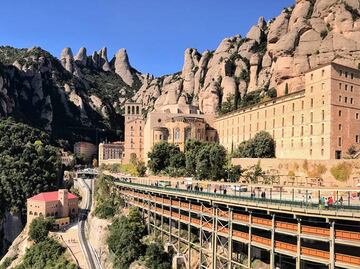 Así es la montaña sagrada de Montserrat cerca de Barcelona
