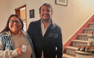 Citlalli Hernández reaviva su militancia en Morena y se reafilia; recibe credencial de manos de Andy López Beltrán