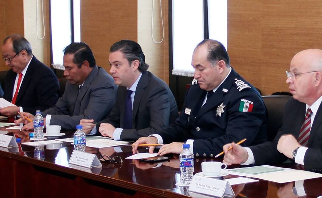 Acuerdan gobernadores con secretario de Educación, estrategia de seguridad. Foto: SEP