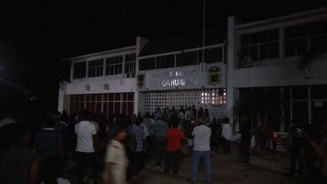 Protestan en Michoacán contra llegada de fuerzas federales y estatales