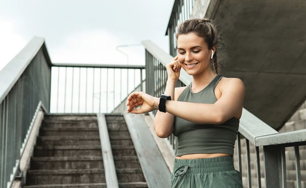 ¡Checa tu salud con un smartwatch! Adquierelo en Sanborns durante el HOT SALE 2025 con un descuento de hasta 30%. Foto: iStock.