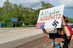 Gobernador de Florida anuncia el cierre de Alligator Alcatraz; "era una solución de emergencia temporal", dice