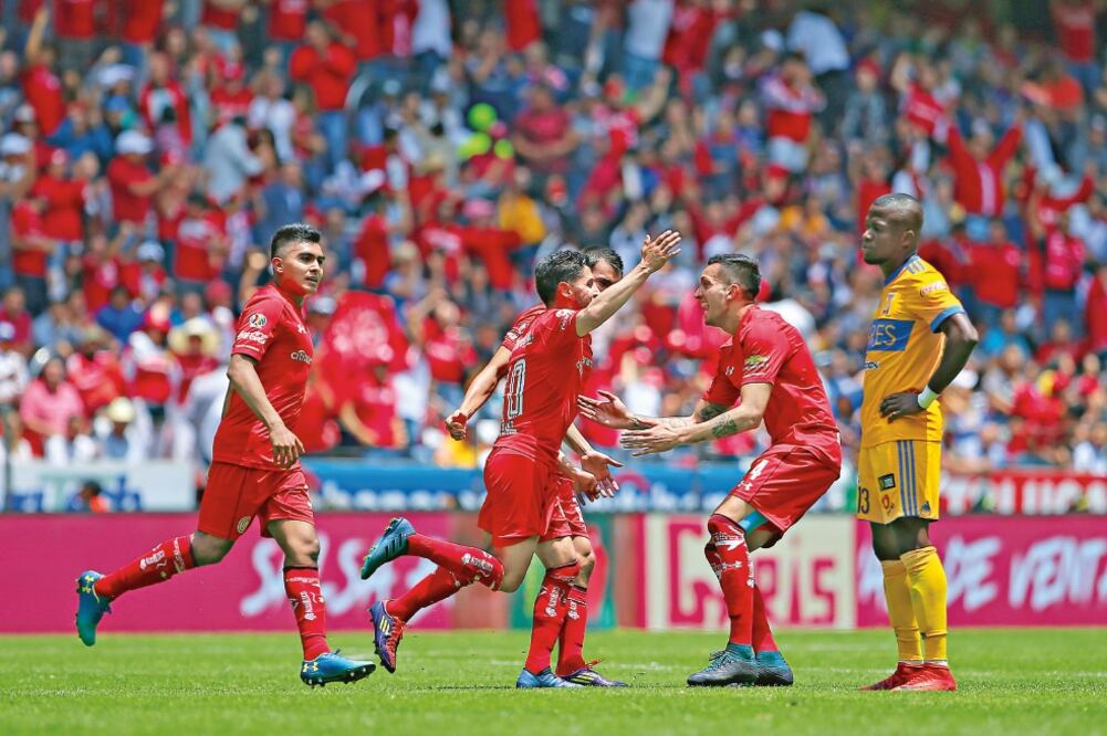 El polémico jugador volvió a anotar en el torneo de liga; gol que le valió la victoria a los rojos sobre los Tigres. (IMAGO7)