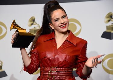 Rosalía deslumbra con sus outfits en los Grammys 2020