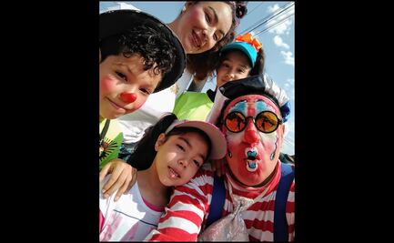 Por pandemia, familia sonorense arma show callejero para subsistir