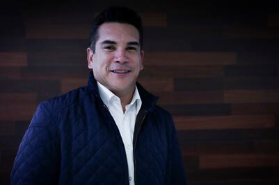 Gobernador de Campeche pedirá licencia para buscar dirigencia del PRI