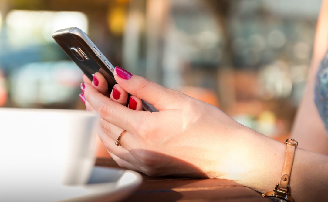 Facebook sabe lo que estás haciendo en otros sitios y en la vida real, aprende a evitarlo