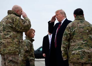 Corte de EU autoriza a Trump bloquear contratación de militares transgénero