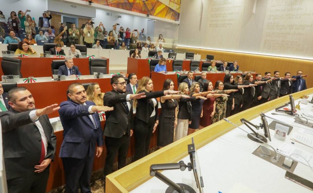 Rinden protesta nuevos juzgadores y juzgadoras ante el Congreso de Sonora (02/09/2025). Foto: Especial