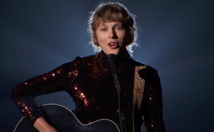 Taylor Swift regresa a los premios ACM e interpreta "Betty" en un recinto vacío