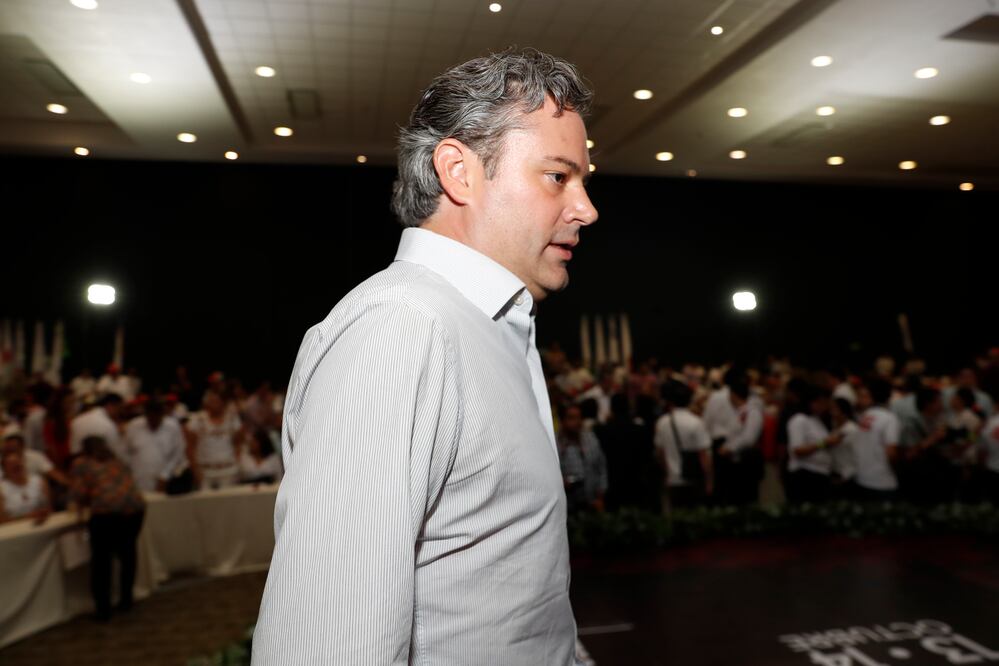 Aurelio Nuño lamenta renuncia de Raúl Cervantes a la PGR